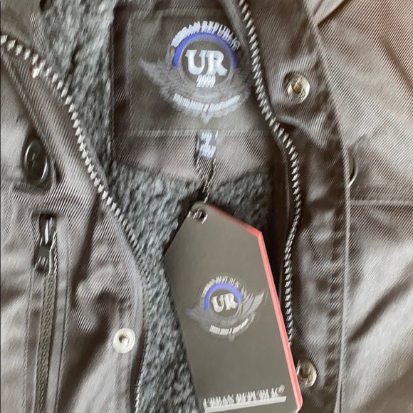 Boys winter coat - Picture 2 of 11